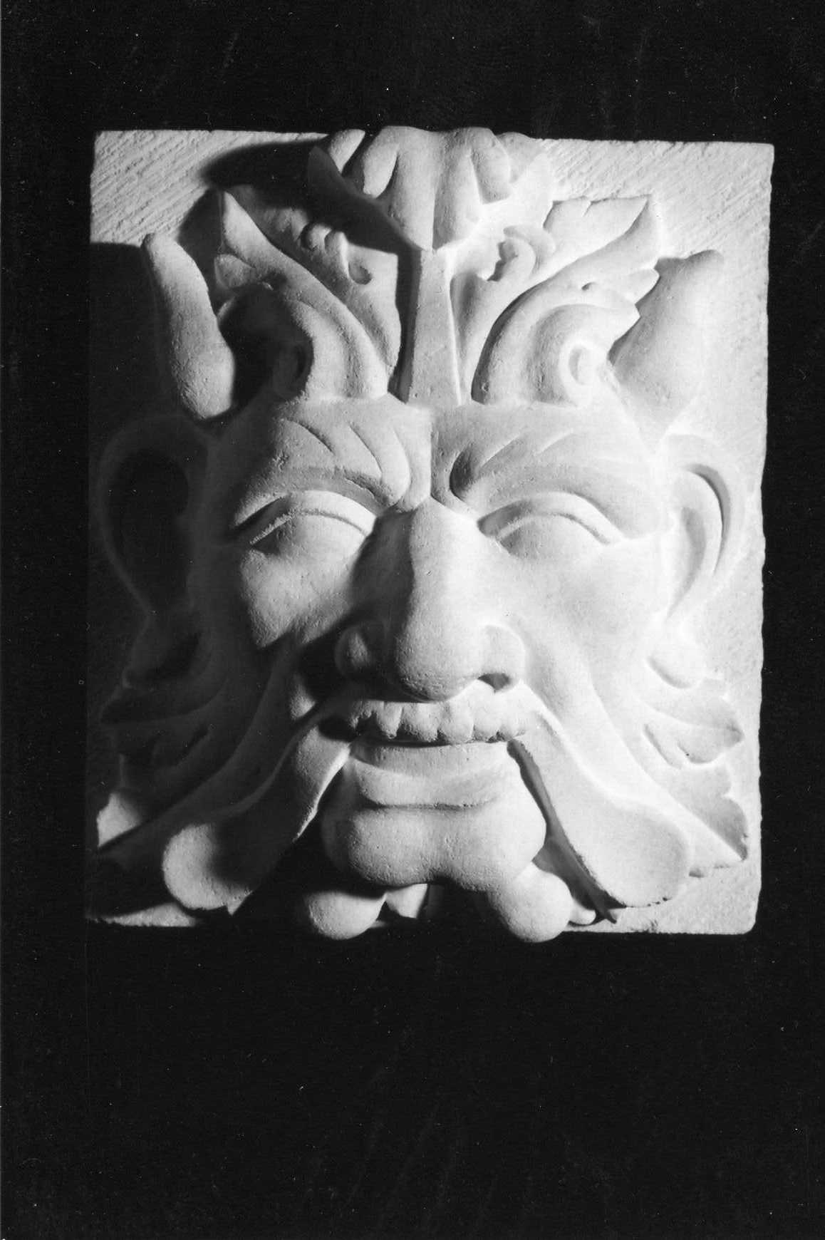 Mascaron – Représentation du dieu Pan – Haut relief – Pierre de Lens – 19 x 16 cm
